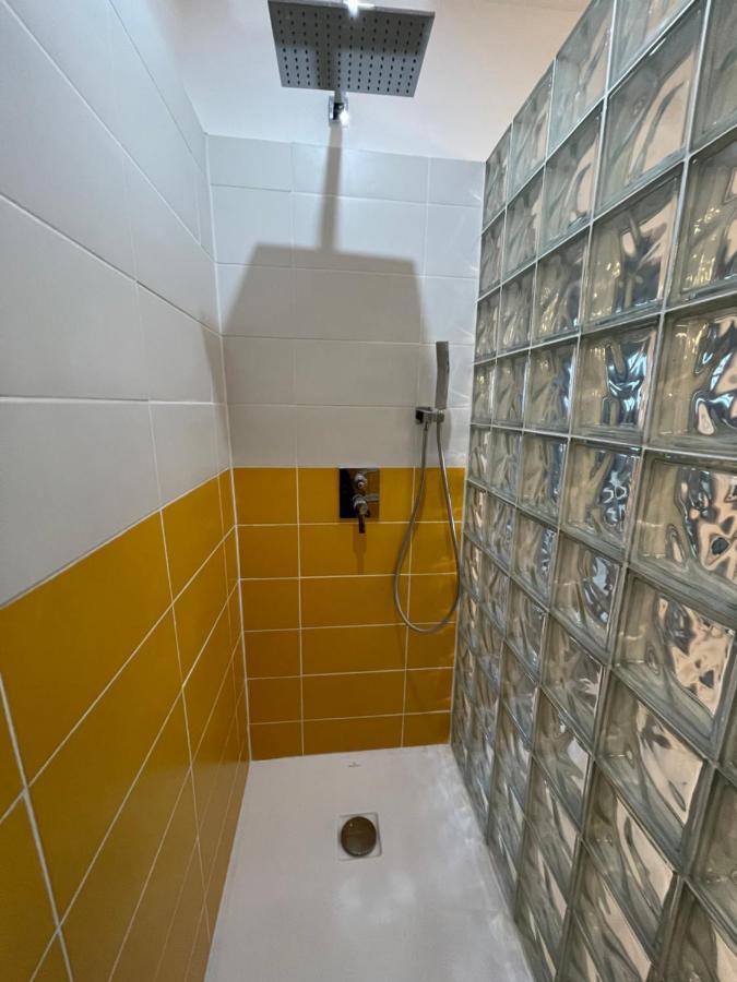 Le Village D'Ezra Anderlecht Kültér fotó